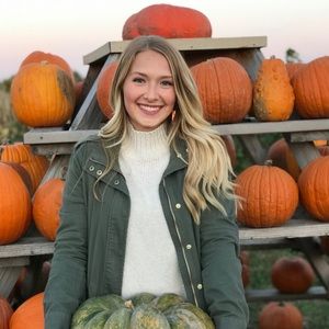 Meet your Posher, Michaela